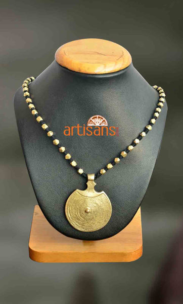 Tribal Jewellery - Necklace with broken circular pendant