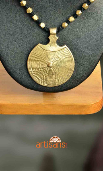 Tribal Jewellery - Necklace with broken circular pendant